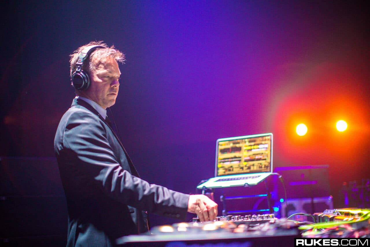 DJ Academy: Pete Tong und Carl Cox zeigen euch das Auflegen