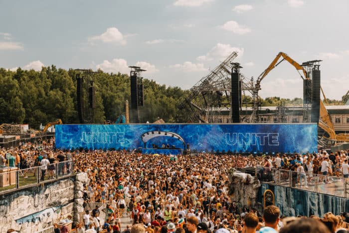 Tomorrowland-Gründer nennt mögliche Ursache für Mainstage-Brand 2025