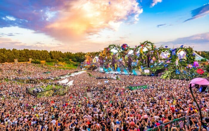 Tomorrowland 2025 nach dem Mainstage-Feuer: Alle Entwicklungen im Überblick