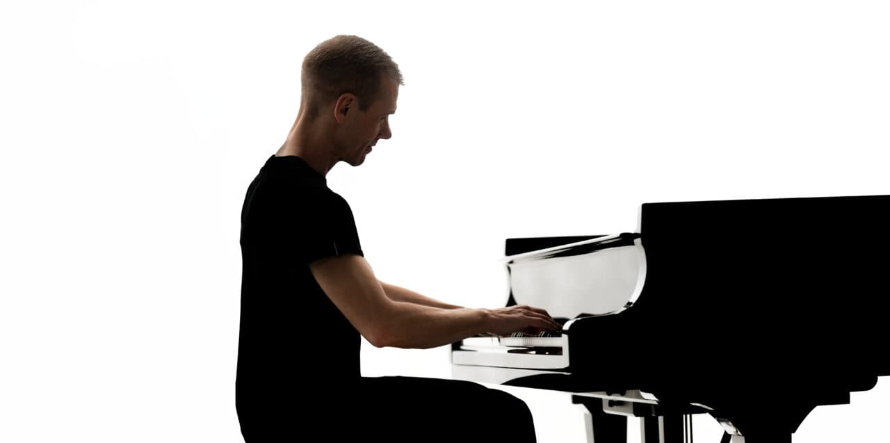 Keine Beats, keine Drops: Armin van Buuren kündigt vier Klavierkonzerte an