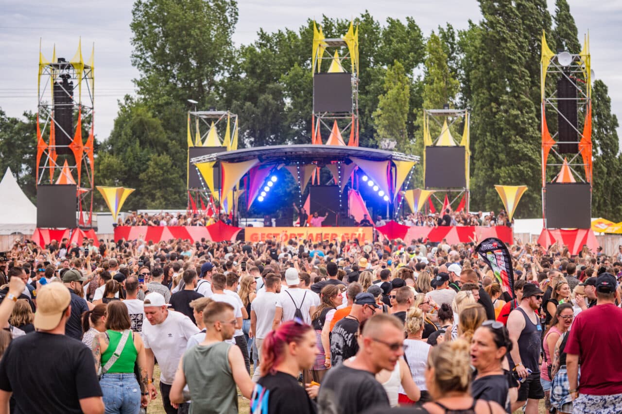 Ruhr-in-Love 2026: Das elektronische Familienfest füllt den OlgaPark mit 250 Acts