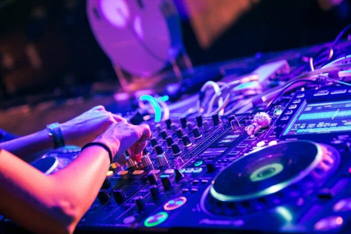 Fremdzugriff auf DJ-USBs möglich: Sicherheitslücke trifft rekordbox und zahlreiche CDJs