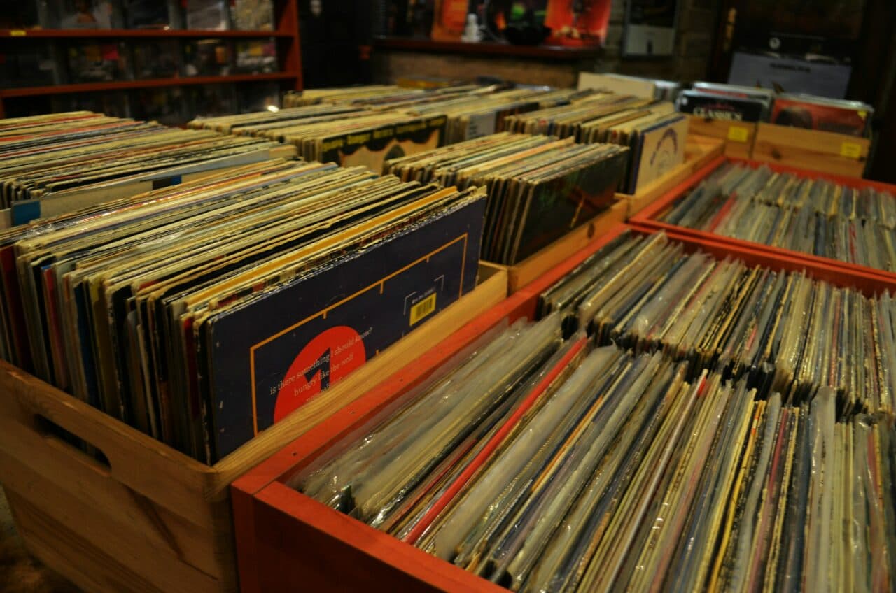 15.000 Fake-Platten: Betreiber einer illegalen Vinylfabrik muss ins Gefängnis