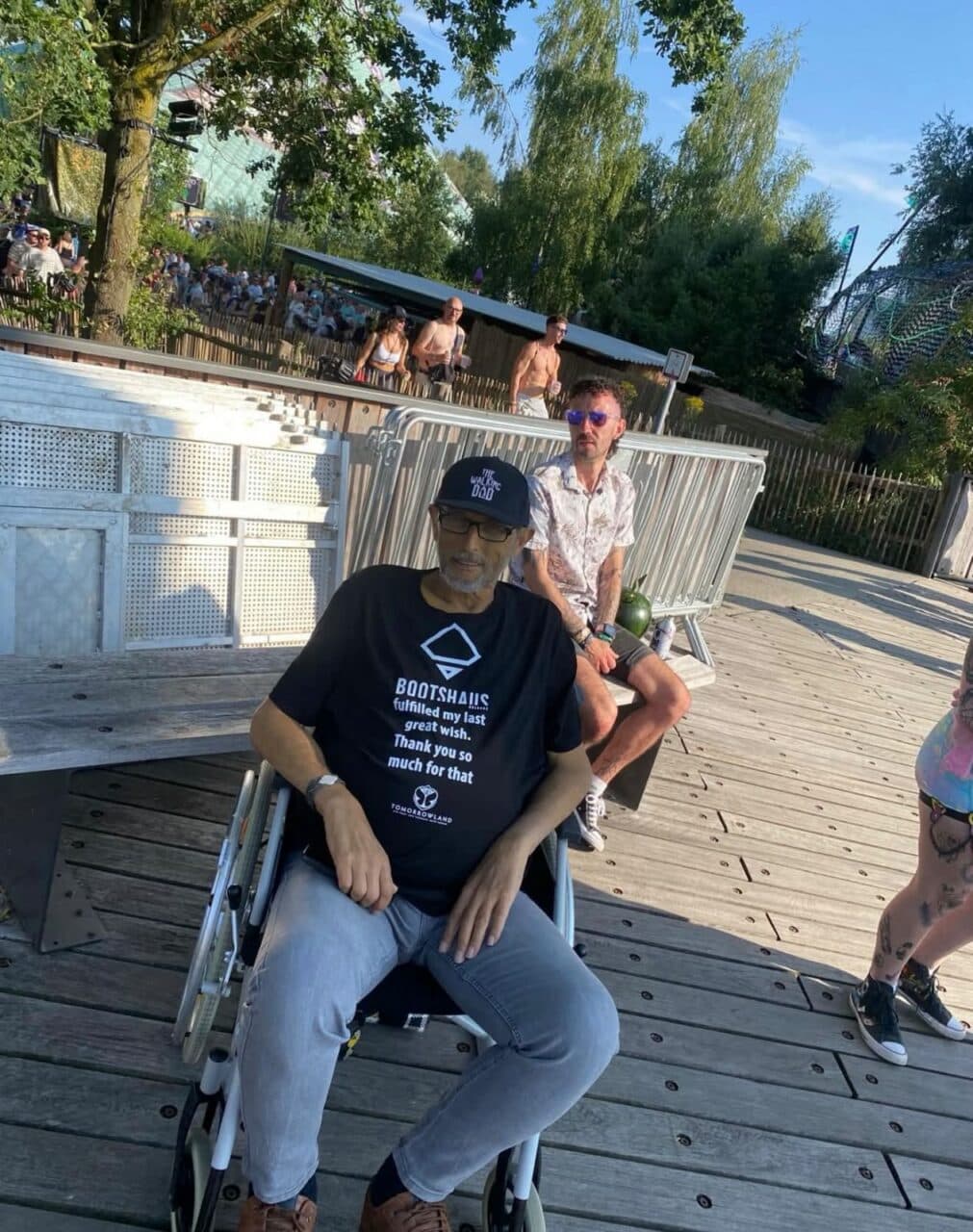 Dirks großer Traum vom Tomorrowland: Bootshaus macht Festivalbesuch möglich