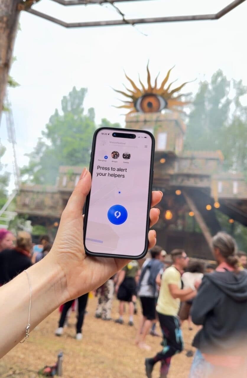Hilfe auf Knopfdruck: Wie SafeNow beim Wurzelfestival hilft